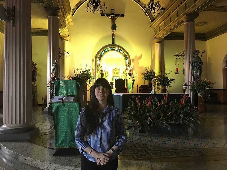 Canto en actividades religiosas Ministerio de Silvia Rodriguez